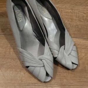 Pink Lotus Sophisticated Gray Knotted Heels